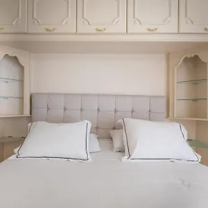 Neptune Suite-hosted By Sweetstay Gibraltar