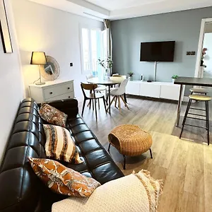 Stunning Centre Penthouse With Private Balcony - Grand House Gibraltar